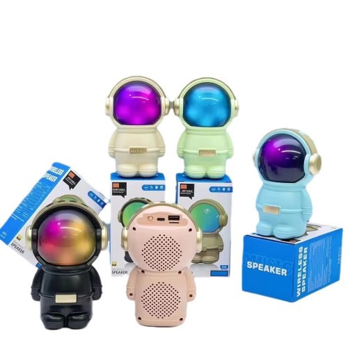 NEW 808 Astronaut Light Portable Radio Astronaut Smart BT Speaker Astronaut Design LED Night Light Music Speaker